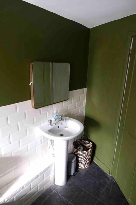 Regency Cottage 10 Minutes From Bath City Centre Екстериор снимка